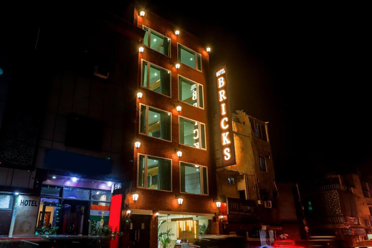 Hotel Bricks, Karol Bagh, New Delhi Bagian luar foto