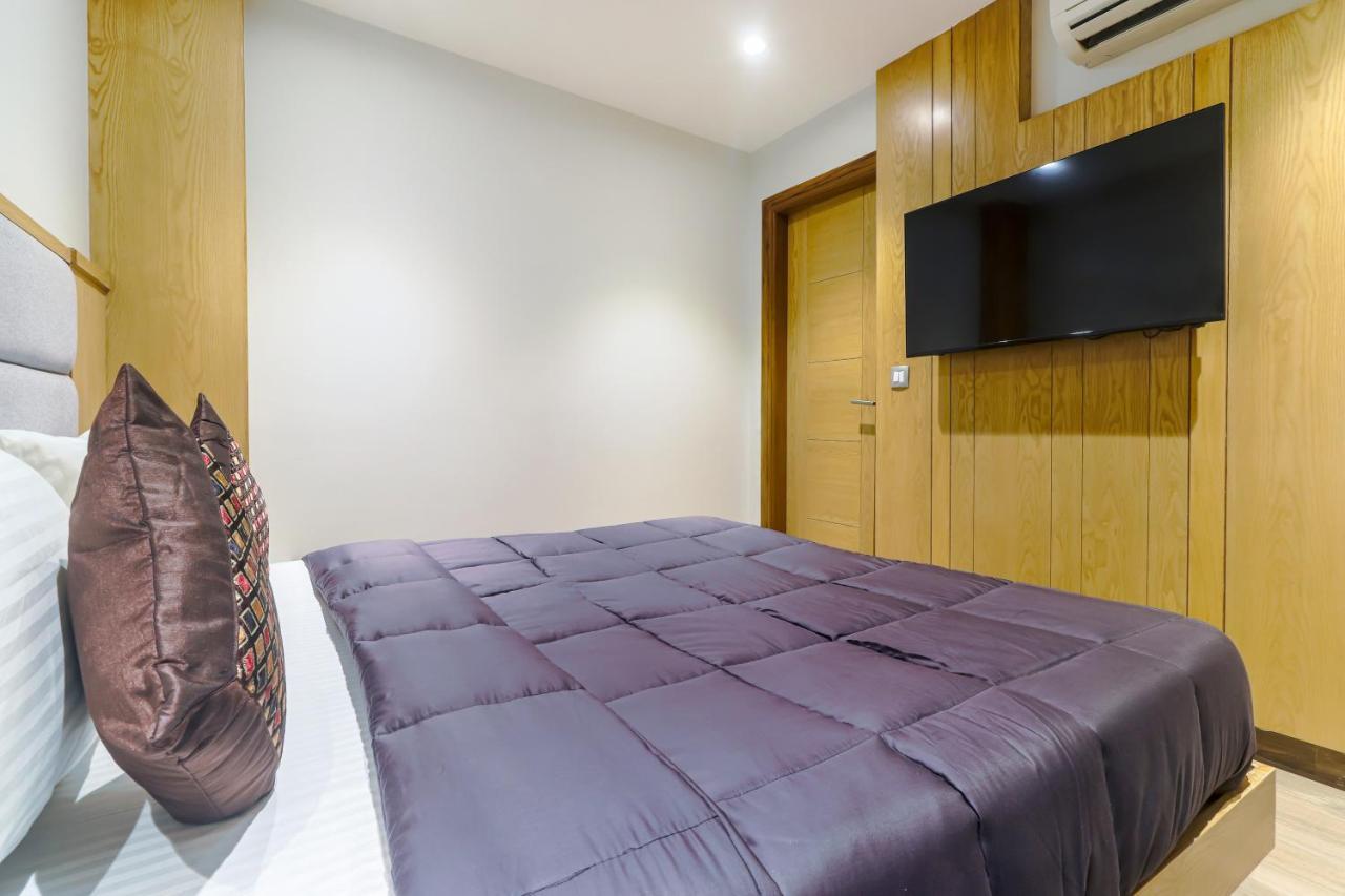 Hotel Bricks, Karol Bagh, New Delhi Bagian luar foto
