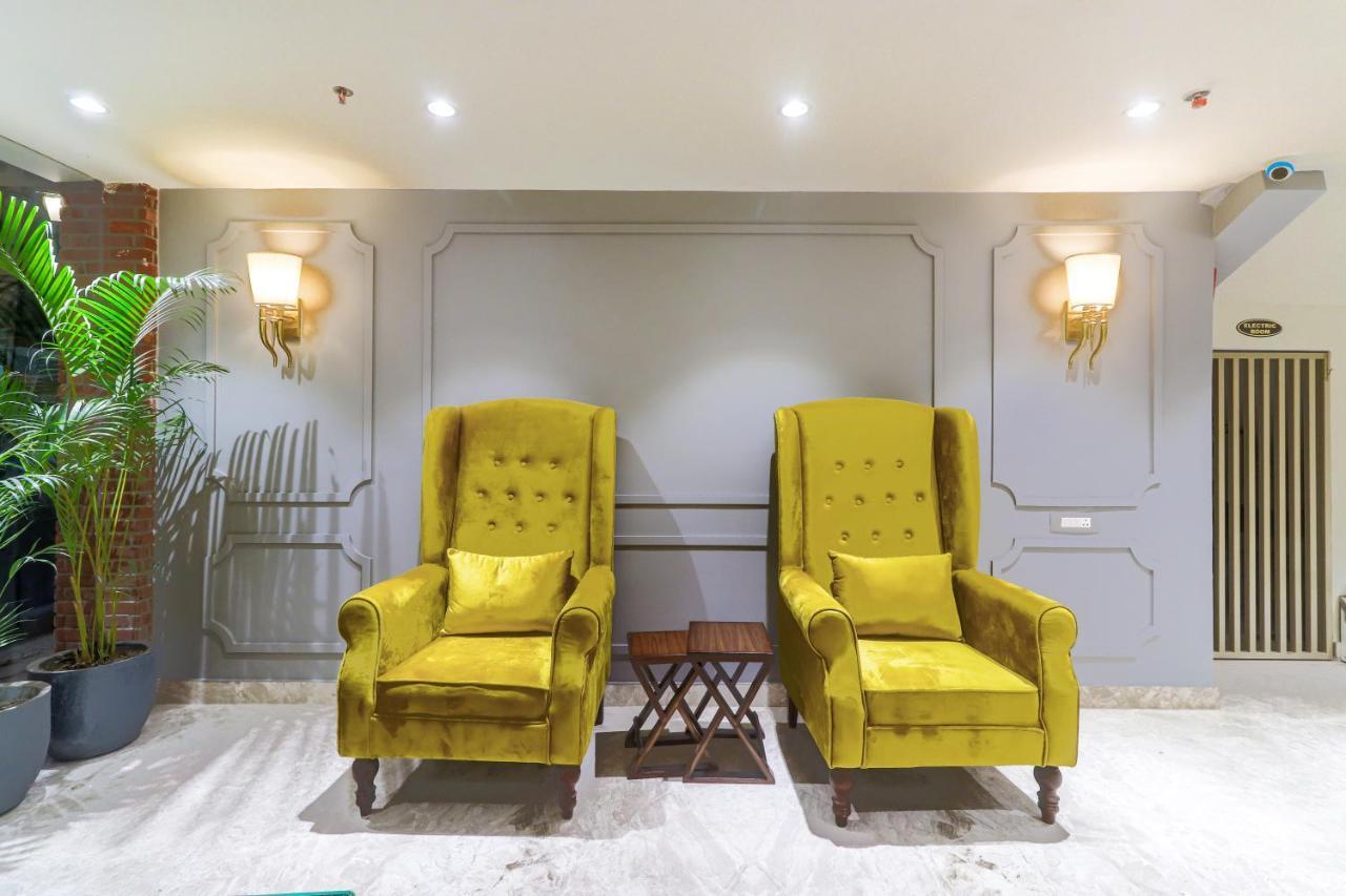 Hotel Bricks, Karol Bagh, New Delhi Bagian luar foto